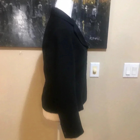 Liz Claiborne Women's 3 Button Black Blazer-Size 4 - Picture 3 of 9